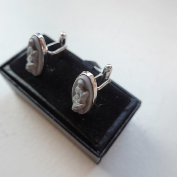 Rare Venus Lava Cameo Nude Cufflinks - Picture 2 of 3